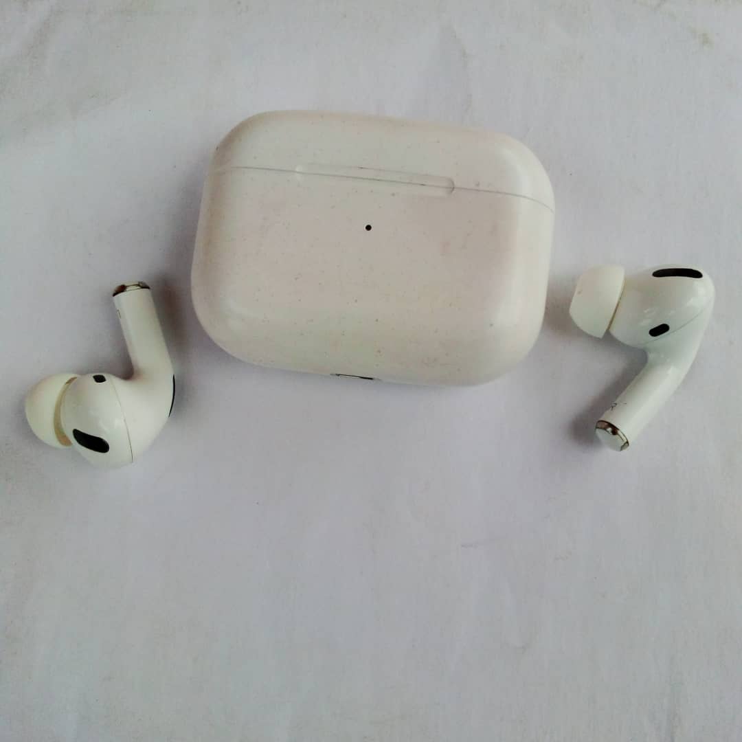 Bluetooth apple earphones #1