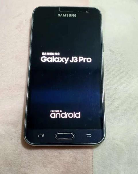 Samsung Galaxy J3 Pro igurishwa